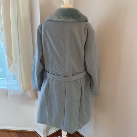 Colleen Lopez light blue coat - Picture 6 of 8